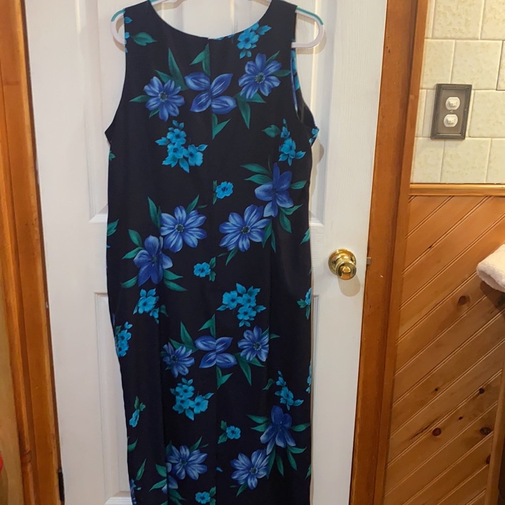 STUDIO I LONG DRESS - Picture 2 of 3